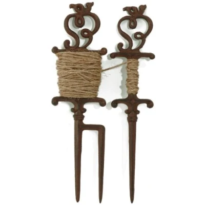 Immagine di Esschert Set di punteruoli in ghisa con Corde per piantare, Lunghezza delle Corde: 25 m, ca. 14 cm x 6 35