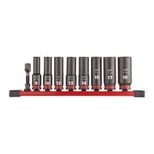 Immagine di Milwaukee 4932480455 Set di chiavi a bussola in acciaio Cr Mo, misura piccola