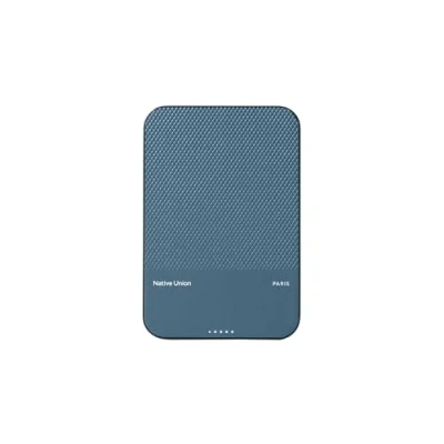 Immagine di Native Union (Re) Classic Power Bank Caricatore portatile magnetico compatibile con MagSafe da 5000mAh 15W Cavo USB C incluso per iPhone 16, 16 Plus, Pro, Pro Max, AirPods (Blu navy)