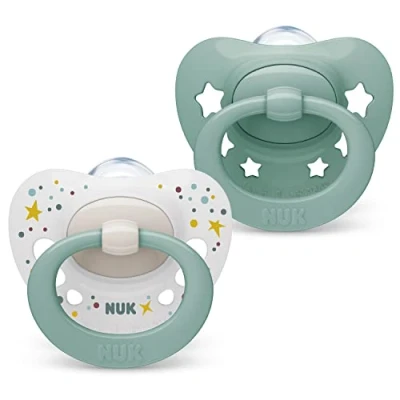 Immagine di NUK Signature ciuccio 0 6 mesi Calma il 95% dei bambini Succhietti a forma di cuore in silicone senza BPA Custodia compresa Stelle Verdi 2 pezzi