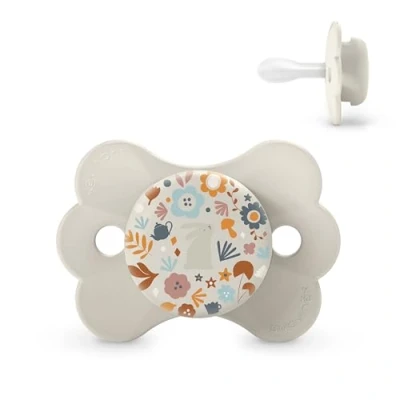 Immagine di Suavinex, Ciuccio Neonati 0/6 Mesi, con Tettarella in Silicone SX Pro, Simmetrica, Piatto e Flessibile, per Neonato, Rispetta lo Sviluppo del cavo Orale, Wonderland Neutro