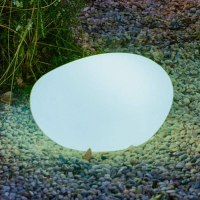 Immagine di Lampada da pavimento Newgarden Petra, lunghezza 40cm, IP65, versione con