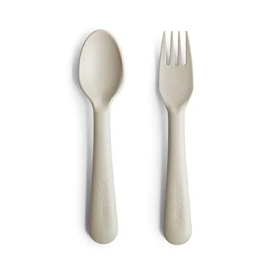Immagine di Mushie Set Forchetta e Cucchiaio per Bambini di Posate Riutilizzabili la Cena Lavabili in Lavastoviglie adatti al Microonde Facili da Impugnare Fabbricato Danimarca Ivory