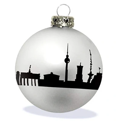 Immagine di 44spaces Berlino Palla di Natale design per l’albero Natale, in vetro argento opaco con skyline nero, decorazione natalizia da appendere