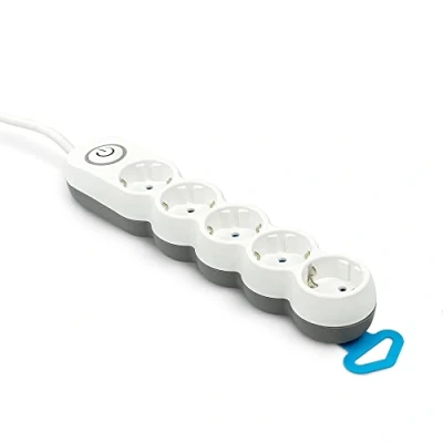Immagine di Garza Multi docking con 5 prese, cavo da 1,4 metri, spina piatta, interruttore, protezione dei bambini, bianco
