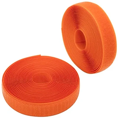 Immagine di Aerzetix C65936 Nastro/rotolo di scratch 25mm 5 metri auto aggrappante organizer/fermacavo striscia aggancio sacchetto indumento cinghia colore: arancione in poliammide e poliestere