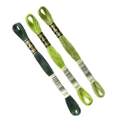 Immagine di DMC Set di 3 matasse assortite verde colletto. 319 907 471, filo da ricamo mulinato 117MC, 100% cotone, adatto a tutte le tecniche e supporti, ideale per punto croce