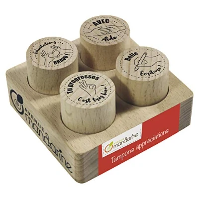 Immagine di Avenue Mandarine Un Lot de 4 tampons appréciations (Félicitations, avec Aide, Tu progresses et Belle écriture) Consumabili, Colore Testi 2, CO213C