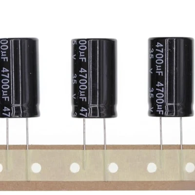 Immagine di 10 Pezzi 35V 4700UF Condensatore elettrolitico in alluminio plug 18x30 18 * 30mm