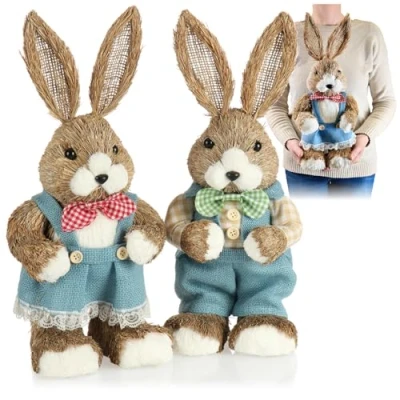 Immagine di com four® 2X Coniglietto Pasquale Decorativo per Decorazione Figure di Paglia Coniglietti Fatti a Mano 42cm (02 Pezzo Donna + Uomo)