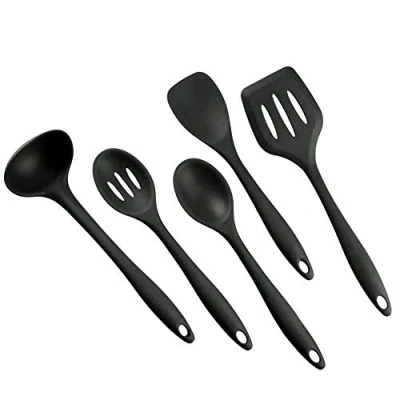 Immagine di BYbrutek Set di Utensili da Cucina in Silicone, cucchiaio, mestolo, spatola e Paletta, Senza BPA, Lavabili lavastoviglie, antiaderenti, Resistenti al Calore (5 pezzi nero)