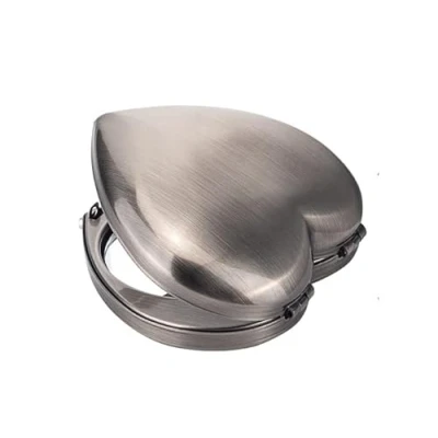 Immagine di Mini Specchio da Trucco Vintage a Forma di Cuore Elegante, Lente d&#039;ingrandimento Portatile 1x / 2x (argento antico)
