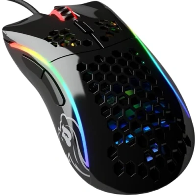 Immagine di Glorious gaming Model D (Piccolo) Mouse da wired Superleggero 61 g, a nido d&#039;ape, RGB, ergonom., sensore Pixart 3360, Omron Switches, piedini in PTFE, 6 tasti Nero lucido