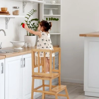 Immagine di COSYLAND Torre Montessoriana Bambini Torretta 2 in 1 Multifunzione, Sicura e Antiscivolo, Trasformabile Scaletta per Cucina Bagno, da 18 Mesi(Naturale)