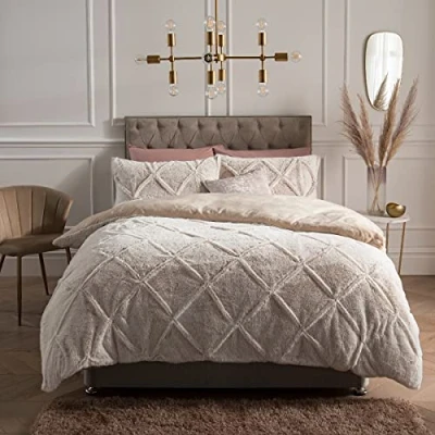 Immagine di Sleepdown Set di biancheria da letto con copripiumino e federe, in finta pelliccia, caldo morbido, ruches, per super king size (220 x 260 cm), naturale, poliestere