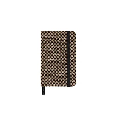 Immagine di Moleskine Taccuino Shine, Copertina con tessuto Made in Italy di Mantero, Pagine Bianche e Chiusura Elastica, Formato Pocket 13,6x8,8 cm, Colore Oro