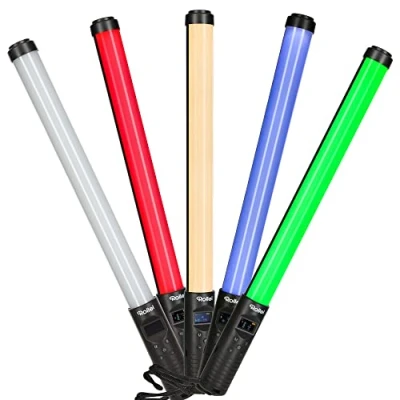 Immagine di Rollei Lumis Glow Lampada a LED RGB con 256 sfumature di colore e 7 effetti luce, ideale per la fotografia protrait il lightpainting 114 da 1100 lx (5500 K, 100%)
