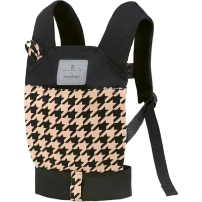 Immagine di manduca Doll Carrier Marsupio bambole Adatto per Bambini a partire dai 18 mesi Portabambole in cotone biologico e giocattoli di peluche, PepitaBlack