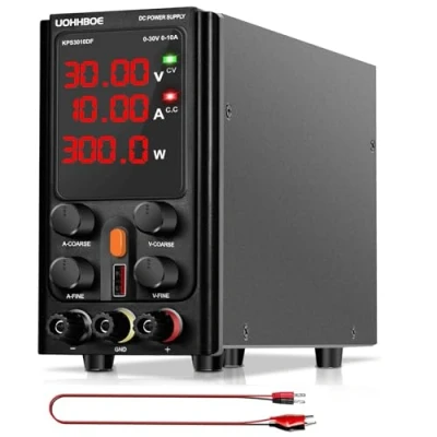 Immagine di UOHHBOE Alimentatore da Labotorio Stabilizzato Banco 30V 10A DC Regolabile con 4 Cifre Display LED, Regolazioni Grossolane e Fini, Ricarica 5V/2A USB Linea di Prova