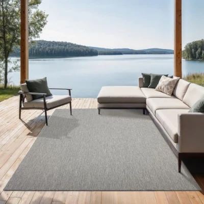 Immagine di the carpet Mistra robusto tappeto per esterni, resistente alle intemperie e ai raggi UV, adatto a balcone, terrazza, giardino d&#039;inverno o cucina sala da pranzo, bordo grigio, 160x220 cm