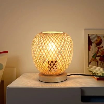 Immagine di Bambù Intrecciato Lampada Da Scrivania, Boho Tavolo Base In Legno Fatta A Mano Creativa E27 Decorativa Comodino Per Camera Letto Sala Pranzo Festa Di Nozze Regalo