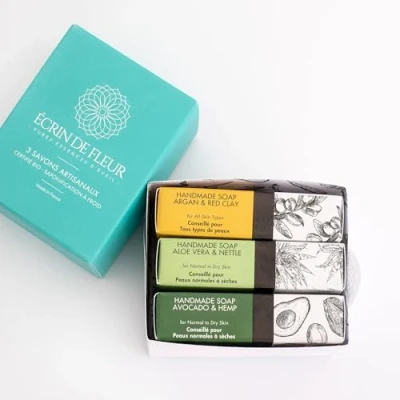 Immagine di Écrin De Fleur Confezione di 3 saponi biologici certificati, Bagnoschiuma Sapone Solido artigianale per mani, viso e corpo, 3x90g