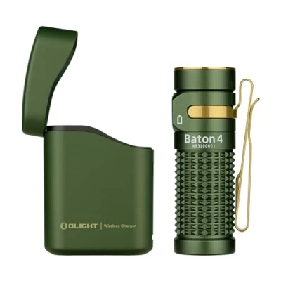 Immagine di OLIGHT Baton 4 kit Torcia EDC con Scatola di Ricarica Piccole Dimensioni ad Alta Luminosità 1300lm Pulsanti Laterali in Metallo Adatta a Casa o Viaggio All&#039;aperto(Verde)