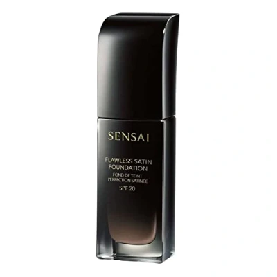Immagine di Sensai Flawless Satin Foundation Spf20 202 Ochre Beig 30 Ml