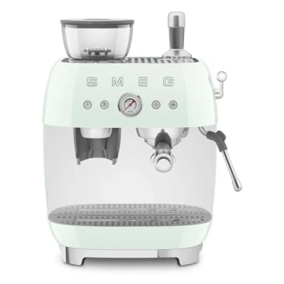 Immagine di Smeg, Macchina da Caffè Espresso Manuale EGF03PGEU, con Macinacaffè Integrato, Thermoblock, 4 Livelli di Temperatura, Lancia a Vapore e Manometro, Serbatoio 1 L, Dimensioni Compatte, 1350W, Verde