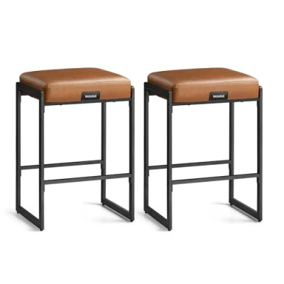 Immagine di VASAGLE EKHO Collezione Sgabelli Cucina, Set da 2 Bar, PU con Cuciture, Moderno di Metà Secolo, Altezza 66 cm, Sala Pranzo, Facile Montare, Marrone Caramello LBC086K01