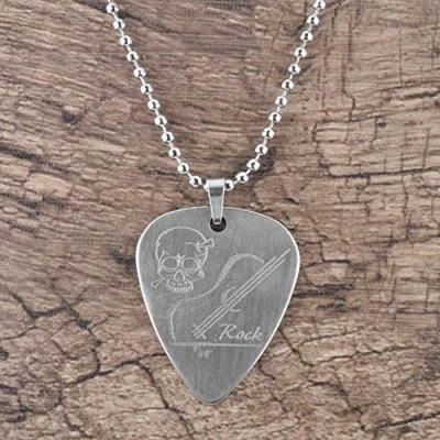 Immagine di Pick collana per chitarra,Pick in acciaio inossidabile Accessorio plettro chitarra(Skull)