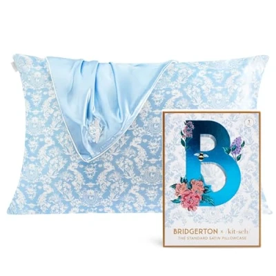 Immagine di Bridgerton x Kitsch Federa in raso con chiusura a cerniera, più morbida della pura seta, per letto Queen, 48,3 66 cm, federe rinfrescanti capelli, dimensioni standard, Toile de Blue, 1 pezzo