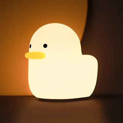 Immagine di UNEEDE Luce notturna Bambini, Anatra lampada per bambini in silicone con Timer, USB Ricaricabile LED Luci Notturne decorazione la cameretta dei bambini.