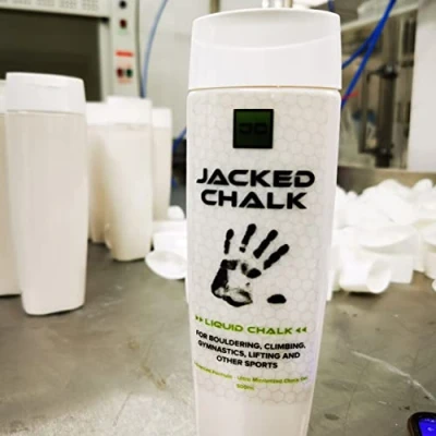 Immagine di Jacked Liquid Chalk V2 Gesso da arrampicata di alta qualità per sollevamento pesi, su roccia, bouldering, ginnastica, pole dance, fitness, ad asciugatura rapida, delicato sulla pelle,