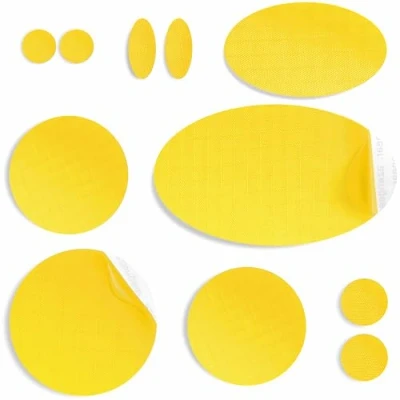 Immagine di aZengear Toppe per riparazione, pre tagliate, autoadesive, morbide, impermeabili, in nylon antistrappo fissare i fori nei vestiti, sacchi a pelo, pantaloni da sci (11 pezzi, Giallo)