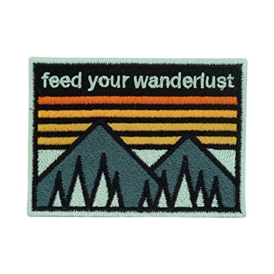 Immagine di Finally Home Toppa termoadesiva Feed your Wanderlust Toppe di montagna natura, da trekking, campeggio, per esterni
