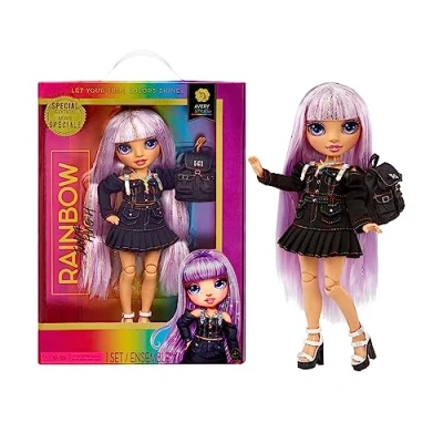 Immagine di Rainbow High Junior Special Edition AVERY STYLES Bambola fashion snodata con capelli scintillanti arcobaleno da 9&quot;/22,86cm accessori e zaino morbido apribile/chiudibile Età 4 12 anni