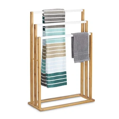 Immagine di Relaxdays Porta Asciugamani da Terra in Bambù, HLP: 82 x 54 24 cm, Portasciugamani Pavimento Autoportante, Marrone
