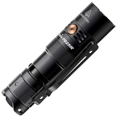 Immagine di FENIX PD25R Mini torcia LED multifunzione ricaricabile, 800 lumen, 250 m, 70 ore massime, 700 mAh, USB C, clip corpo a due posizioni, IP68, colore: nero