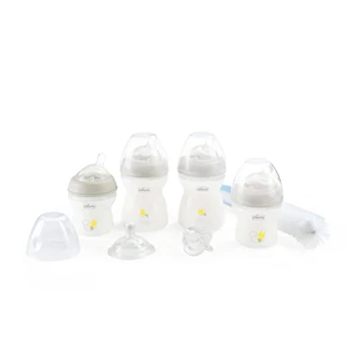 Immagine di Chicco Set Biberon Natural Feeling, 4 Biberon, Tettarella In Silicone Mesi+, Scovolino e Gommotto 0 Mesi+ Trasparente, Effetto Anticolica, 150/250ml, Neutro