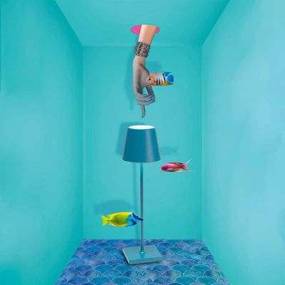 Immagine di Zafferano Poldina Lampada LED Ricaricabile da Tavolo, Regolabile, Corpo in Alluminio, Protezione IP54, Adatto per Uso Esterno/Interno, Spina EU, 2.2 W, Blu, 38 cm