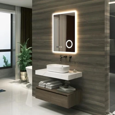 Immagine di pro.tec Specchio LED da Parete Bagno Luminoso con Antiappanamento Lente Ingranditore Display Orologio Luce Bianca Regolabile Sensore Tattile Rettangolare 60 x 80 cm Bianco