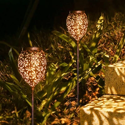 Immagine di JOYCREATOR Lampade solari in metallo per esterni 2 pezzi di luci giardino esterno con impermeabilità IP65, orientali a LED bianco caldo giardino, balcone