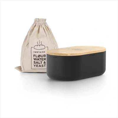 Immagine di LARS NYSØM Portapane in metallo con sacchetto di lino per una freschezza duratura I Scatola del pane coperchio bambù alta qualità utilizzabile come tagliere (Onyx Black)