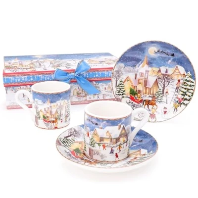 Immagine di Christmas Concepts® Festive Village Scene Deluxe Ceramic Tableware Range Set da 2 tazze caffè e piattino 3 once con scatola regalo decorativa abbinata...