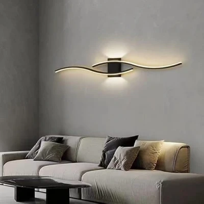 Immagine di Comely LED Applique da Parete Interno, 27W 3000LM Nero Lunga Linea Lampada Moderna 3000K Bianco Caldo, a Muro per Soggiorno, Camera Letto, Scala, Corridoi