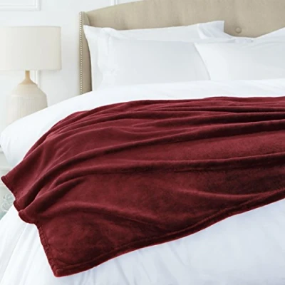 Immagine di Amazon Basics copriletto, non riscaldata, realizzata in morbido velluto felpato, Bordeaux, 168 x 229 cm