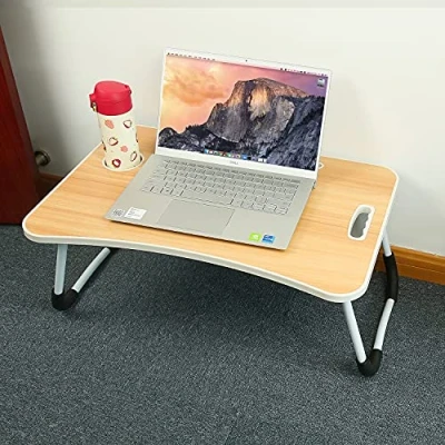 Immagine di tavolo da letto regolabile per computer portatile, scrivania pieghevole con portabicchieri, vassoio antiscivolo, dimensioni 26.9 cm H,59.9 L (colore legno)