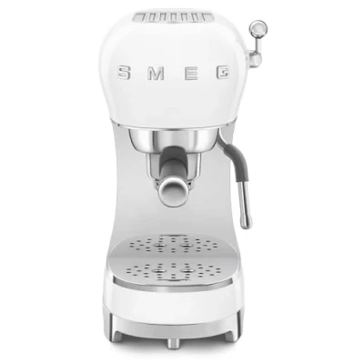 Immagine di Smeg, Macchina da Caffè Espresso Manuale ECF02WHEU, Made in Italy, Cappuccino System, Thermoblock, Tazze Grandi e Funzione Doppio, Dimensioni Compatte, 1350W, Bianco