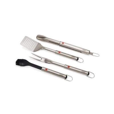 Immagine di Joseph GrillOut Set di Utensili per BBQ in Acciaio Inox 4 Pezzi con Custodia, Spazzola, Pinze, Paletta e Forchetta, Manico Regolabile, Occhielli Appendere